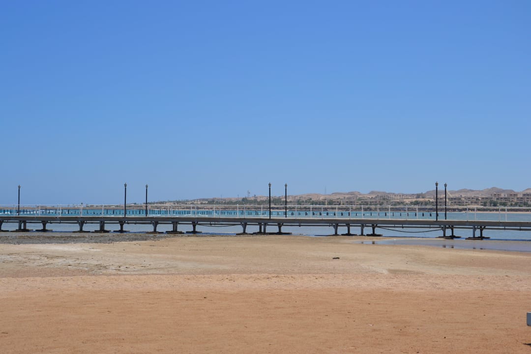 Steg zum Meer Pharaoh Azur Resort