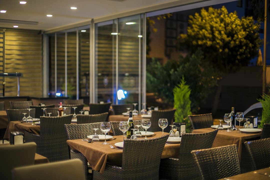 Gastro Hawaii Suite Beach Hotel