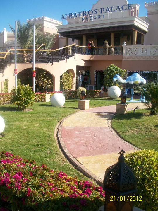 Eingang mit Geschäften Pickalbatros Palace Resort