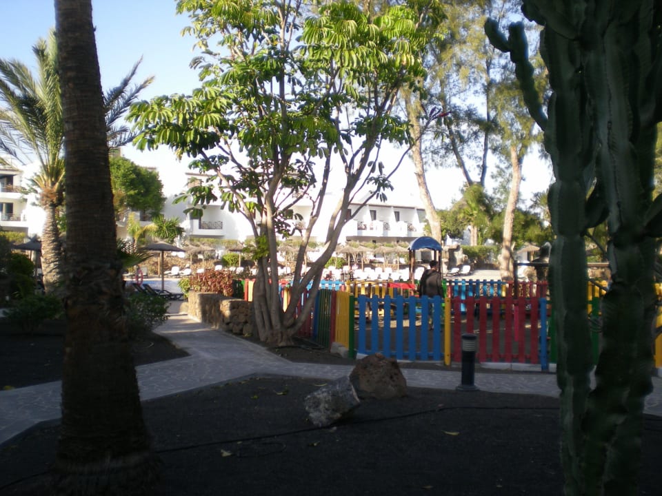 Pool und Kinderbereich allsun App.-Hotel Albatros