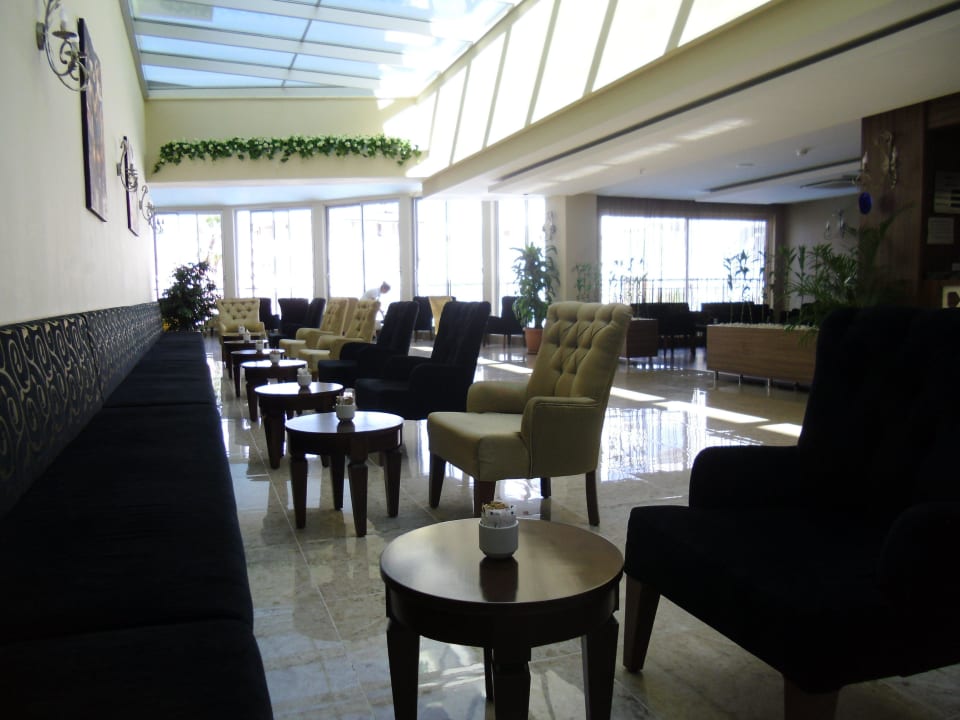 Viele Sitzgelegenheiten  Merve Sun Hotel & Spa
