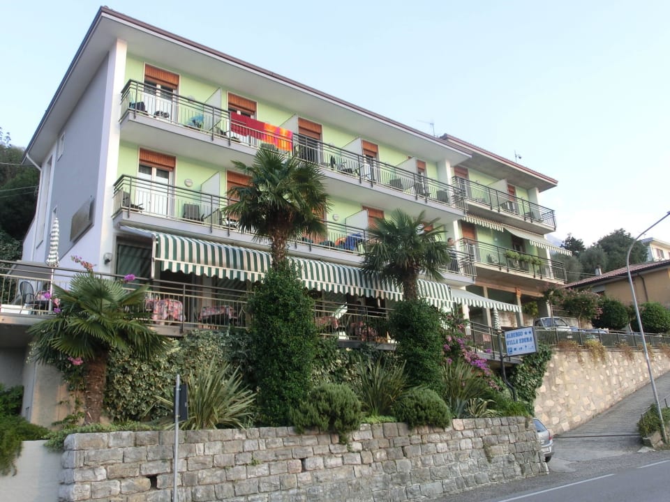 Blick von der Straße Hotel Villa Edera