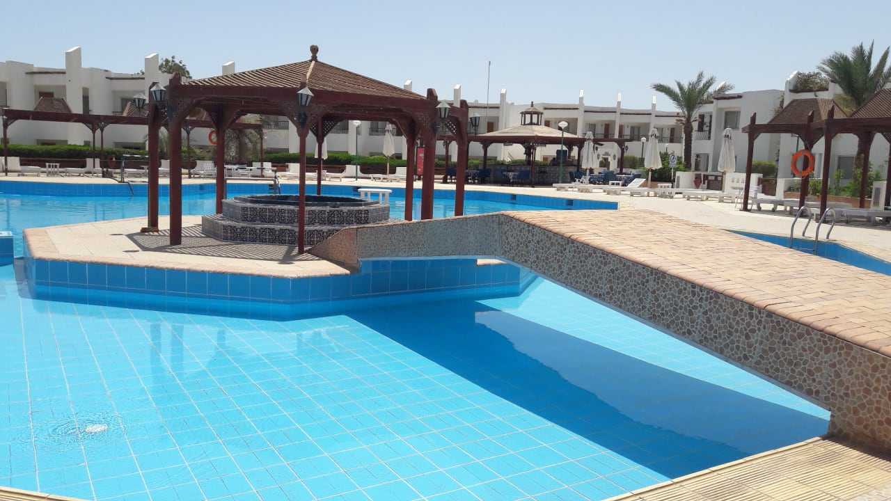 Pool Menaville Safaga