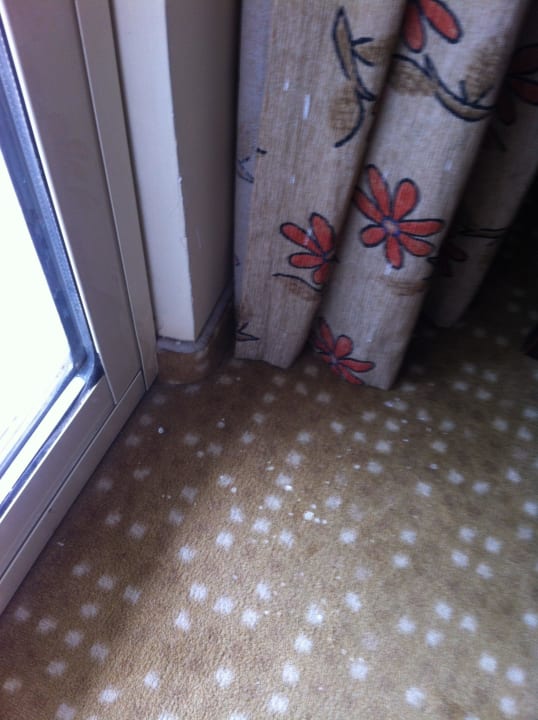 Farbflecken auf der Gardine Armas Gül Beach