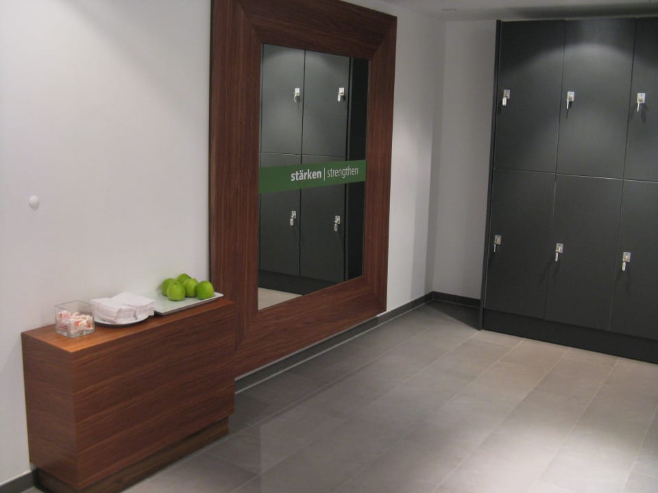 Eingang Fitnessraum Hampton by Hilton Berlin City West