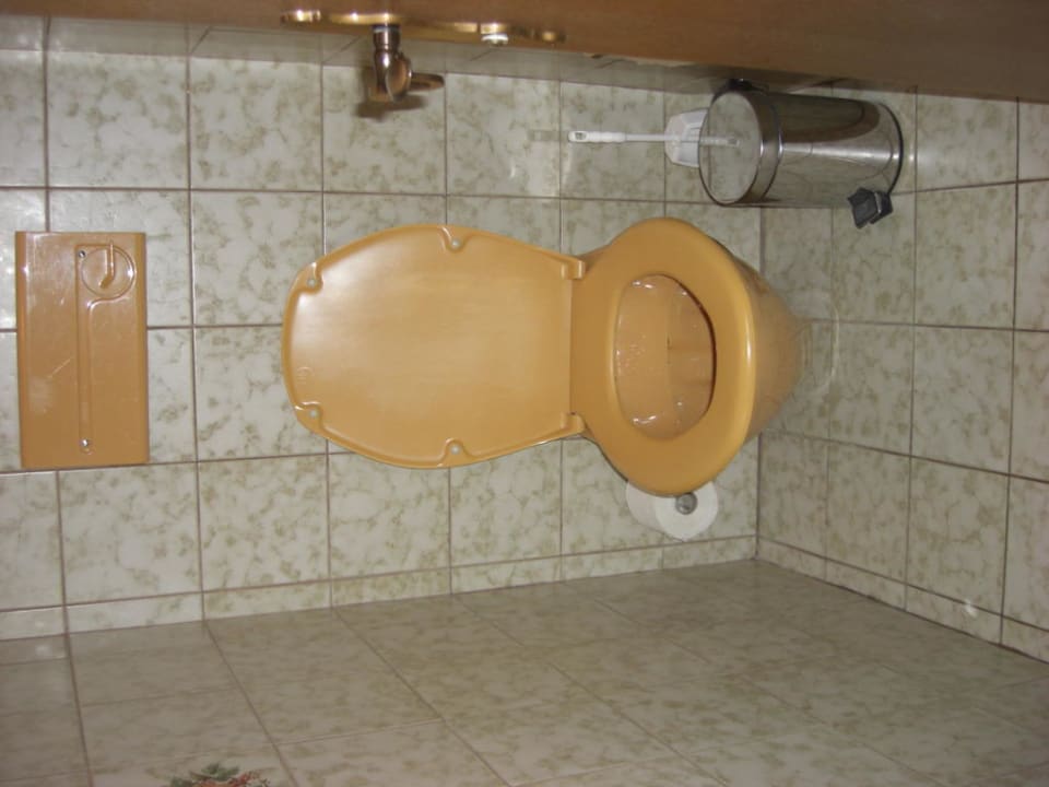 Toilette im Stil der 60er Hotel Auffacher Hof