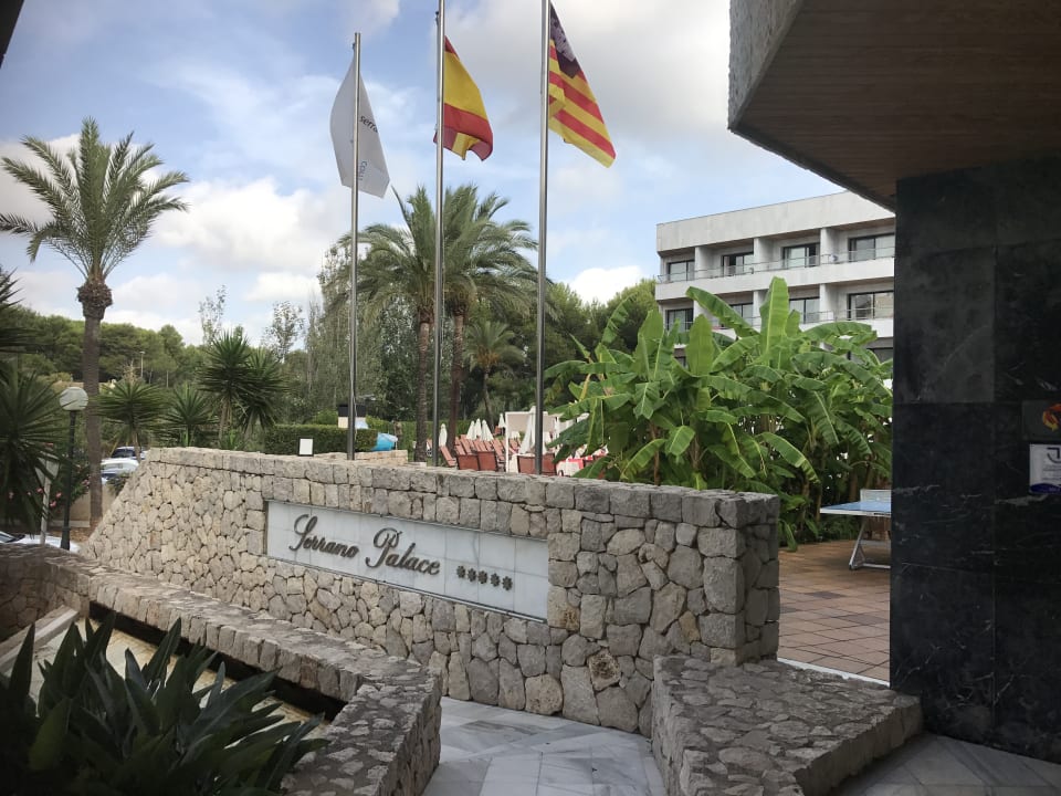 Außenansicht Hotel Serrano Palace