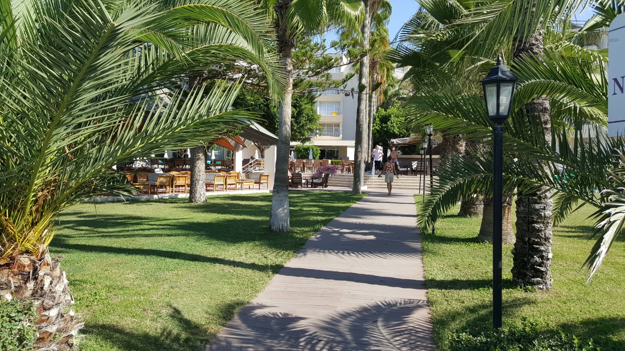 Gartenanlage Nerton Hotel - Erwachsenenhotel ab 16 Jahren