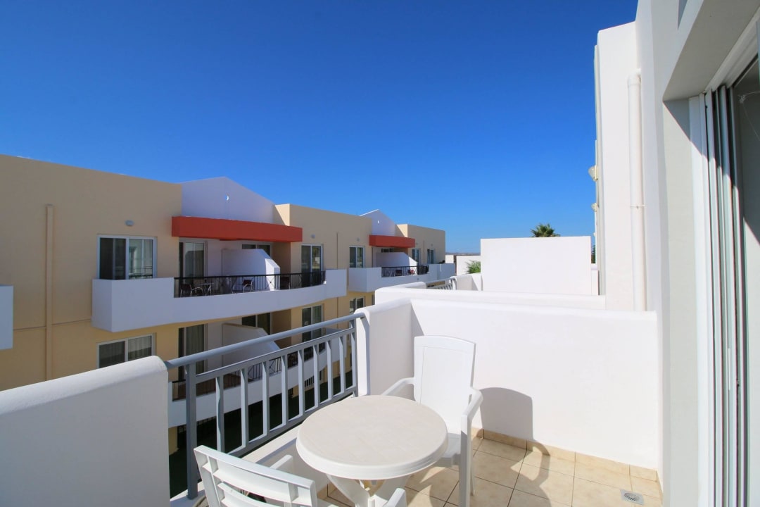 Ausblick Balkon (Südseite) Sentido More Meni Residence & Suites