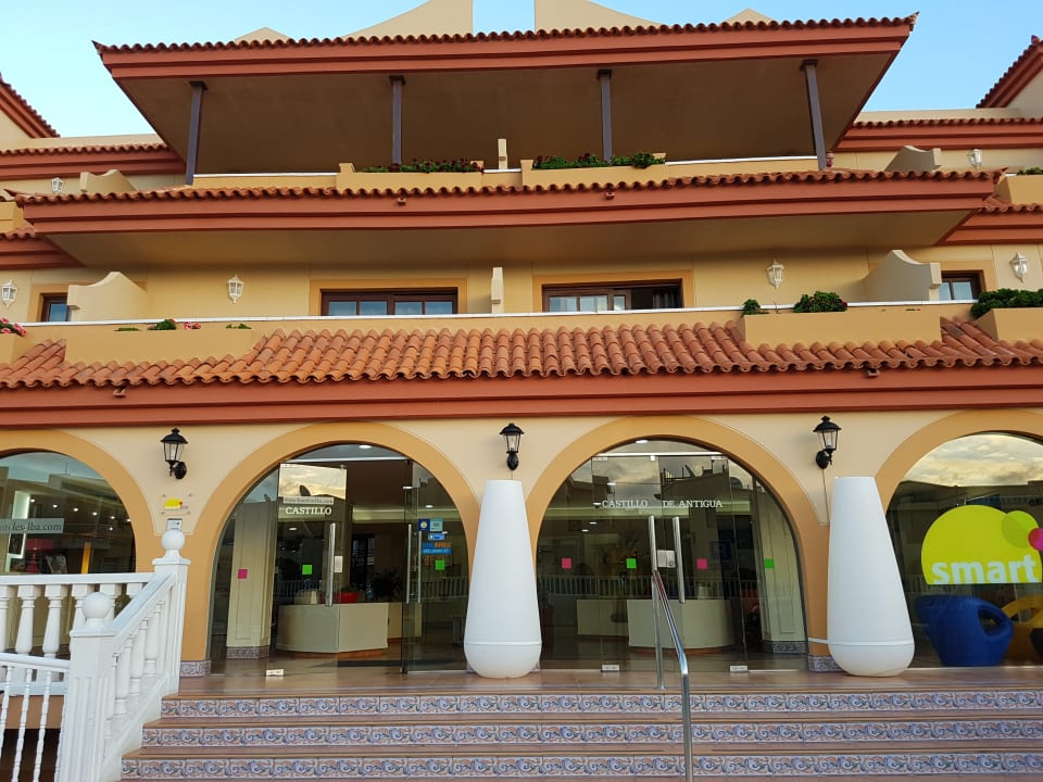 Eingang Elba Castillo San Jorge & Antigua Suite Hotel