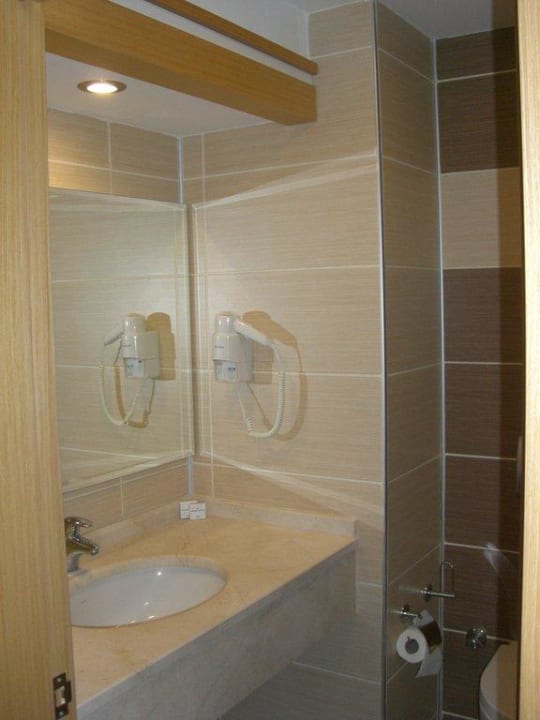 Badezimmer links Saphir Resort & Spa