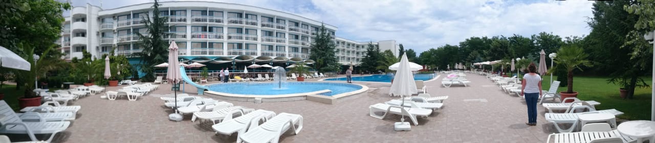 Poolbereich Hotel Zefir Beach