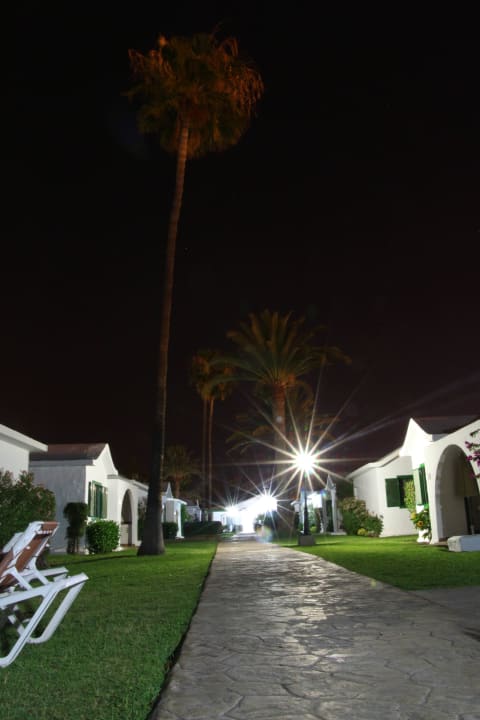 Bungalows at night Club Maspalomas Suites & SPA