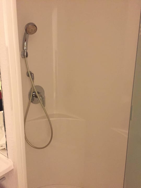 Dusche ibis budget Hotel München Putzbrunn
