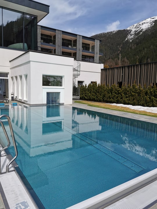 Pool Lürzerhof - luxury.nature.spa