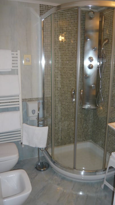 Bad mit Dusche Garda Suite Hotel - Tonelli Hotels