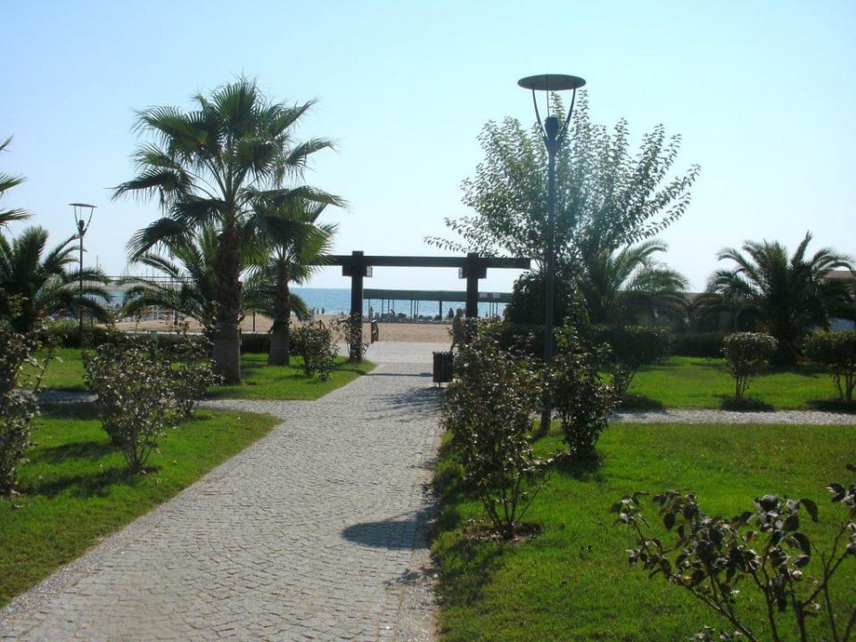 Weg zum Strand Sunis Evren Beach Resort Hotel & Spa
