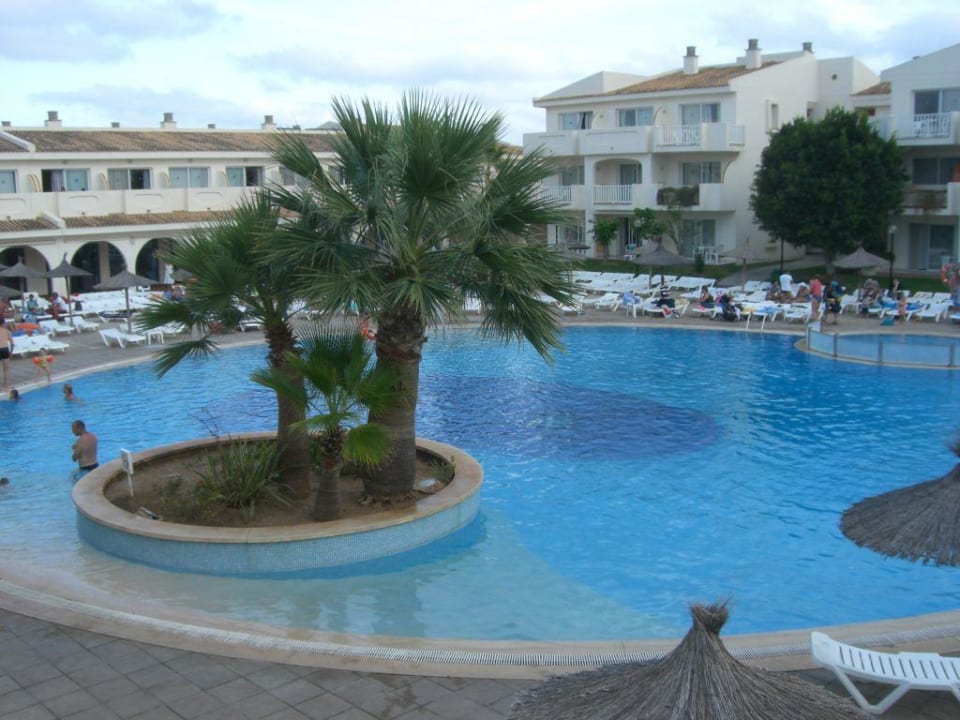 Poolanlage blau punta reina