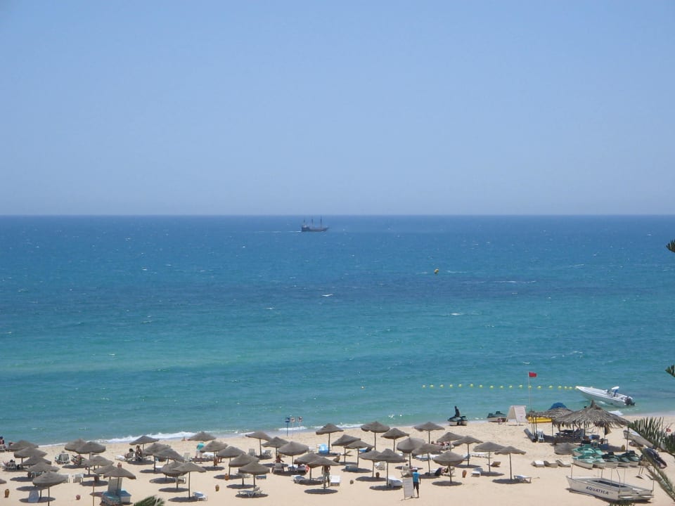 Das war der Ausblick von unserem Balkon Hotel Les Colombes