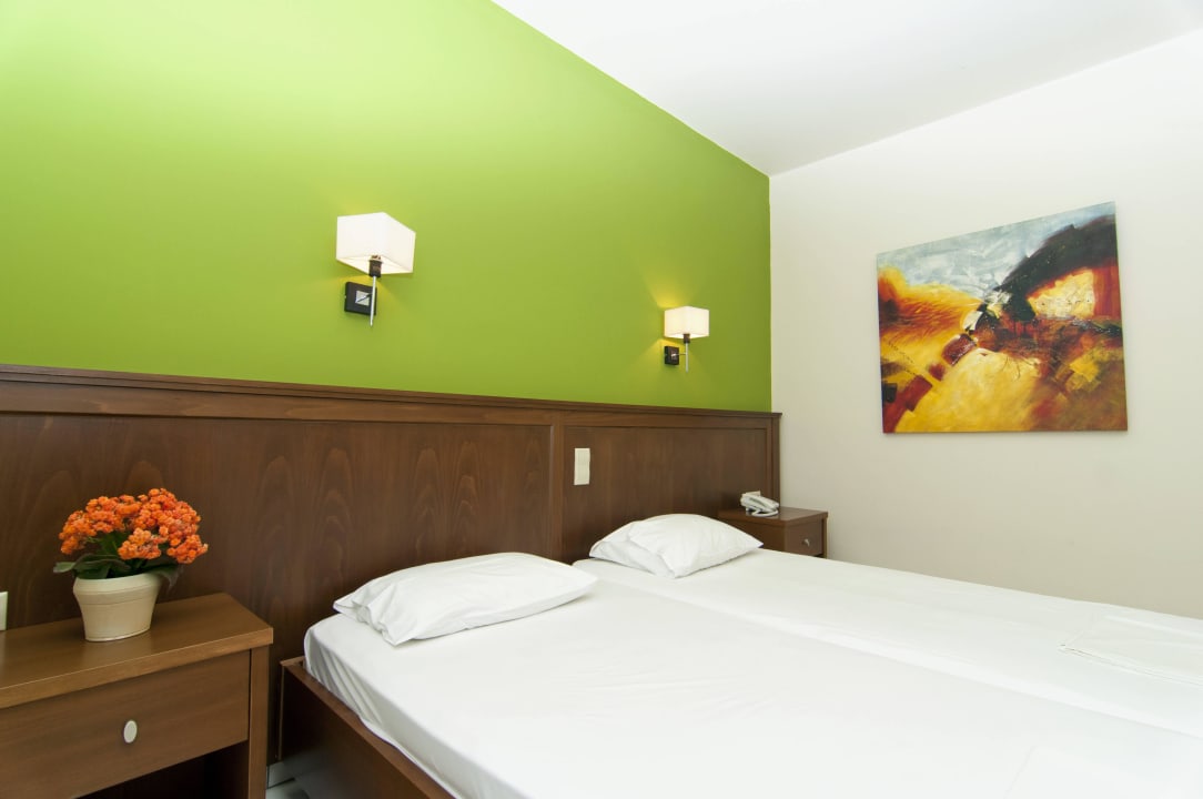 DOUBLE ROOM  Hotel Elina