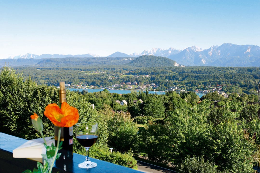 Panoramablick vom Zimmerbalkon Pension Neff