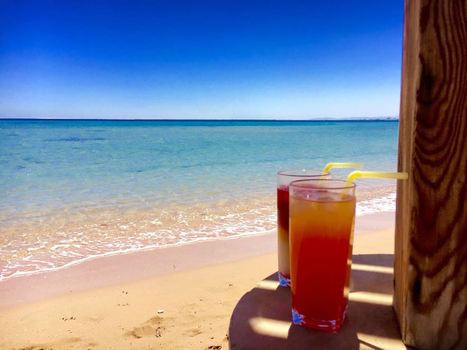Cocktails am Hotelstrand Shams Prestige Abu Soma-Adults Only