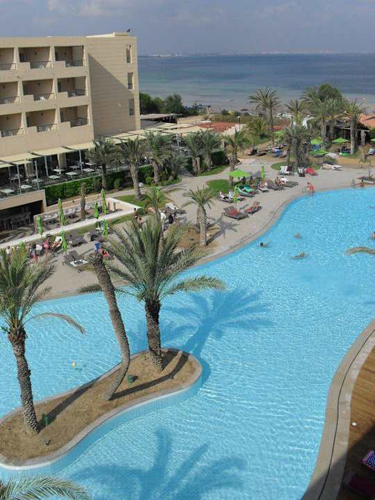 Pool und Aussicht vom 3. Stock Hotel Rosa Beach