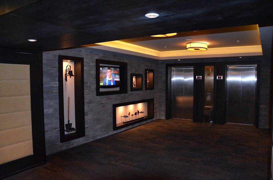 Windy przy recepcji Xanadu Snow White Hotel