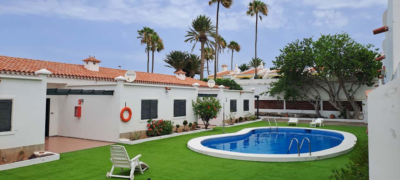 Pool Apartments Beatriz