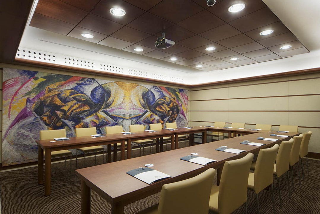 Boccioni Meeting Room UNAHOTELS Cusani Milano
