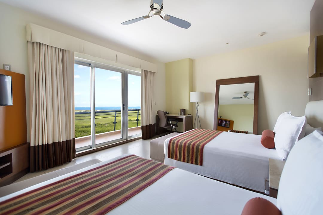 Zimmer Krystal Urban Cancun & Beach Club