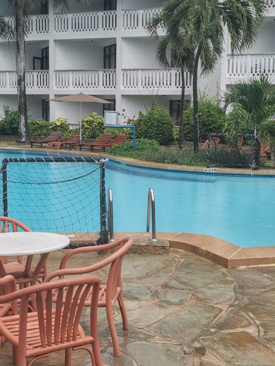 Pool Hotel Traveller's Club