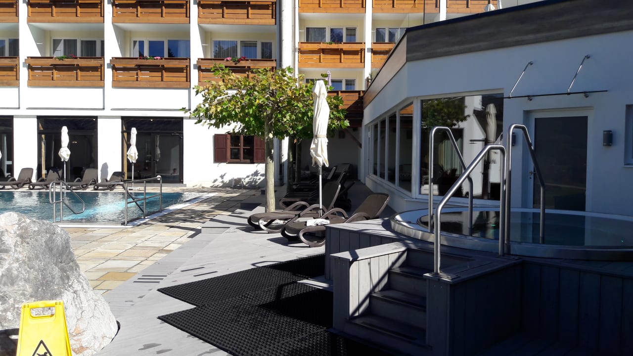 Pool Alm- & Wellnesshotel Alpenhof