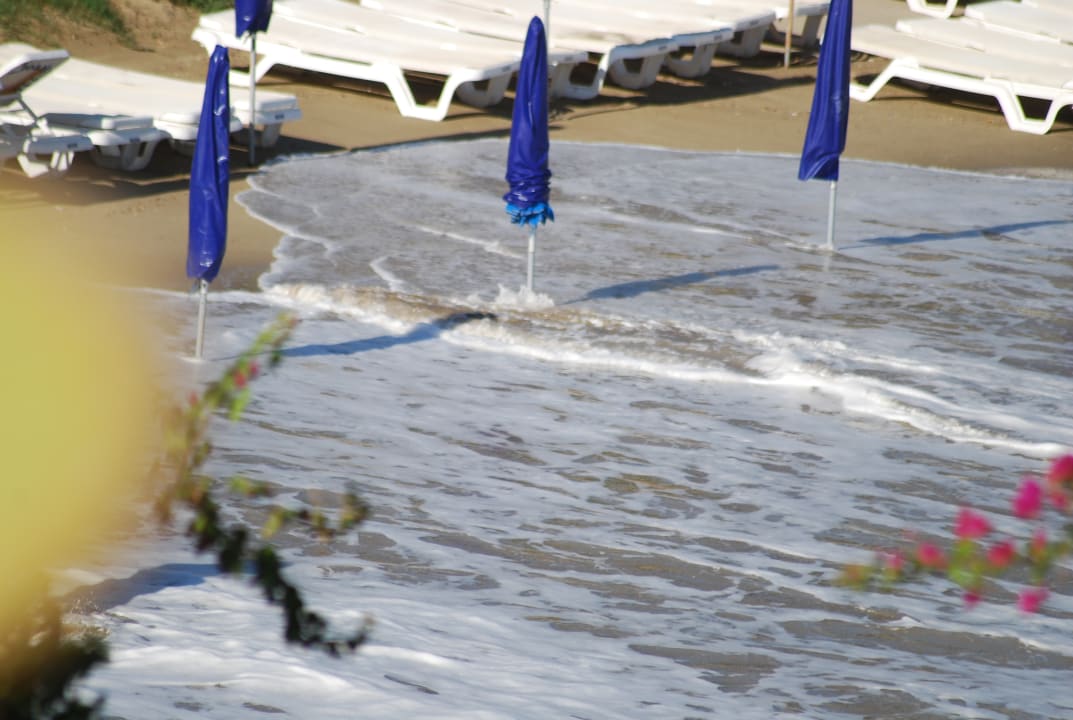 Strand Crystal Springs Beach Hotel