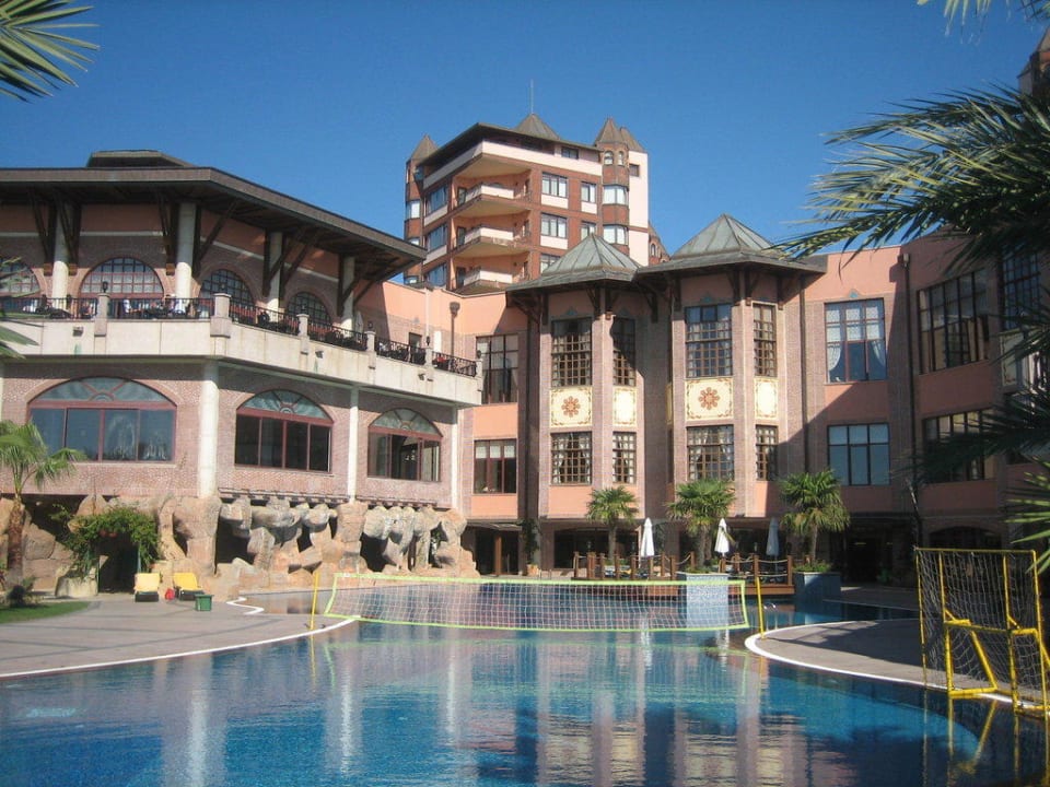 Blick vom Pool zur Barterrasse Papillon Zeugma Relaxury