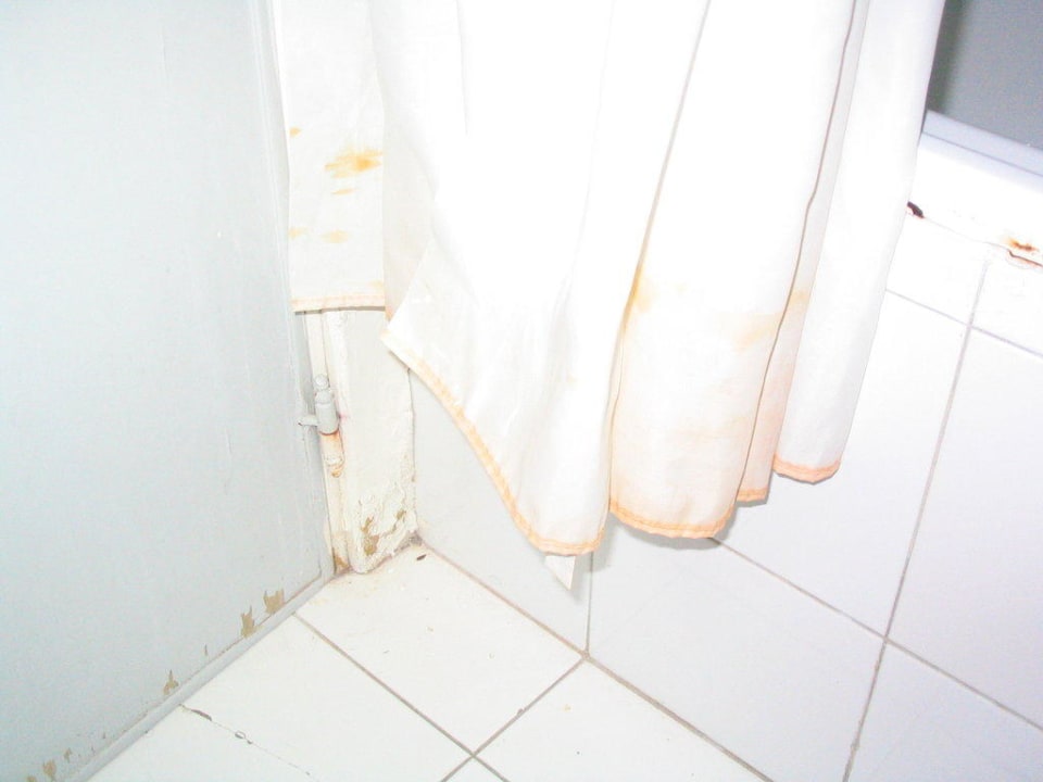 Schimmel und Rost überall The Bugibba Hotel