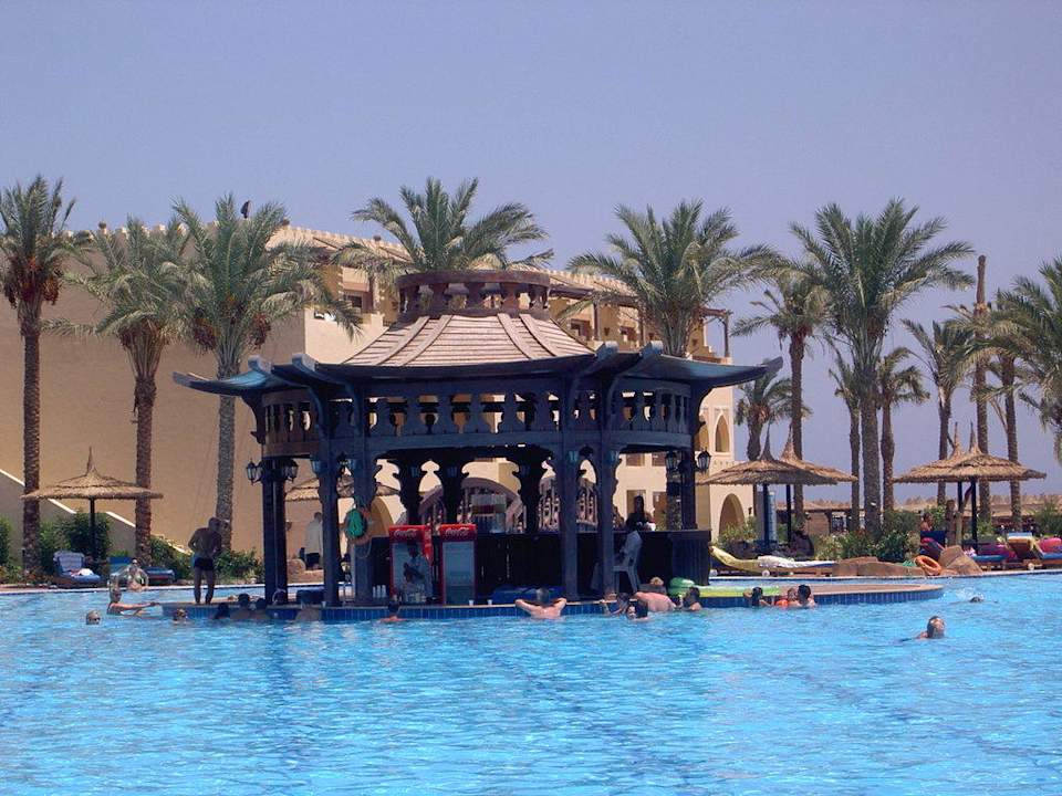 Poolbar Sea Beach Edge By Rotana