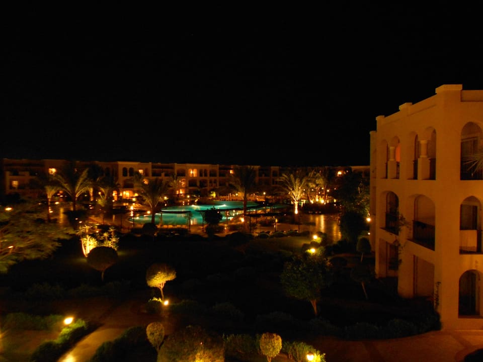 Hotel bei Nacht Jaz Mirabel Park & Club