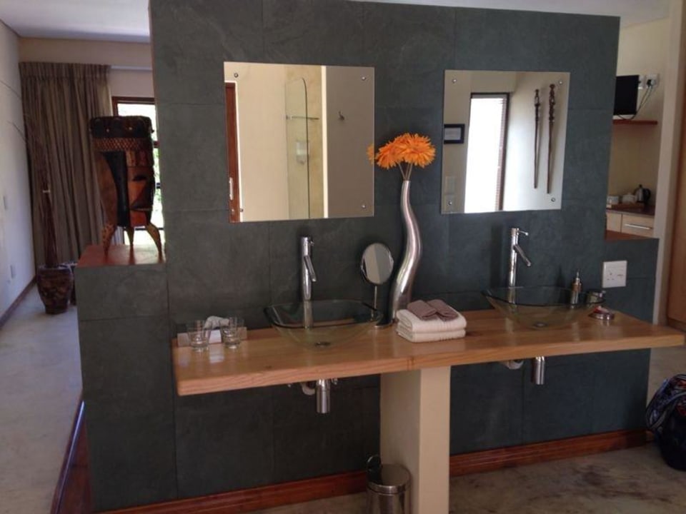 Bad Hotel Lily Pond Lodge