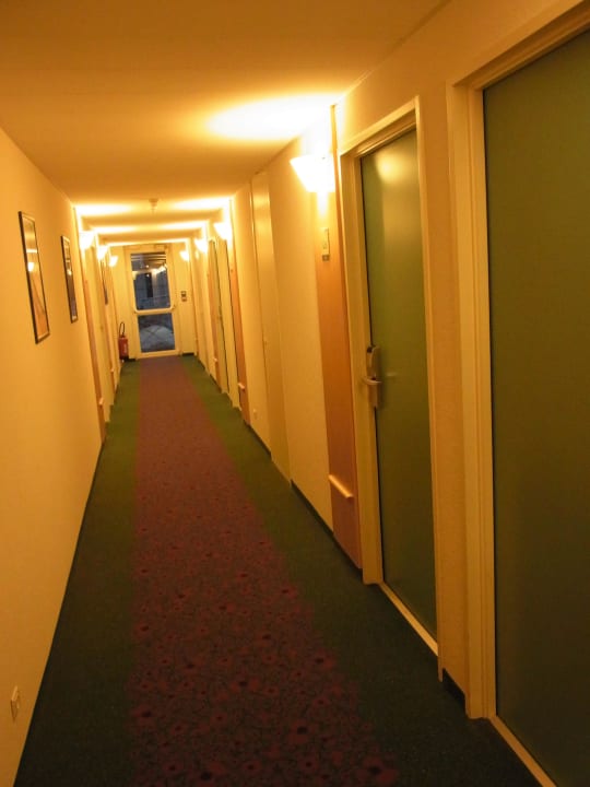 Flur Hotel Ibis Honfleur