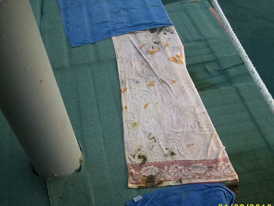 Steg notdürftig abgedeckt Armas Gül Beach