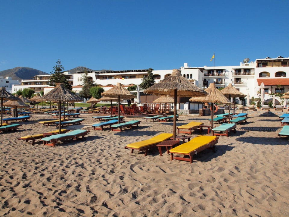 Vom Strand links Creta Maris Resort