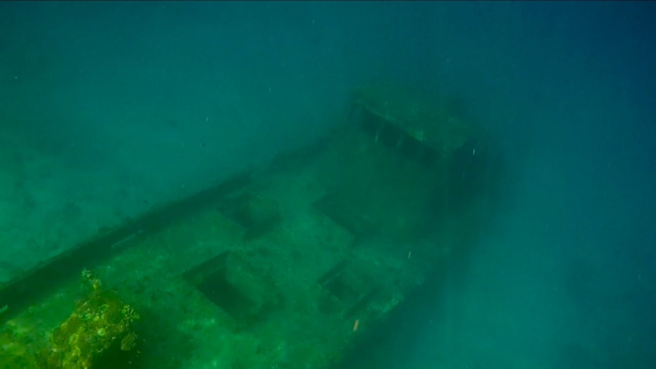 Hausriff mit Schiffswrack  Kuredu Island Resort & Spa