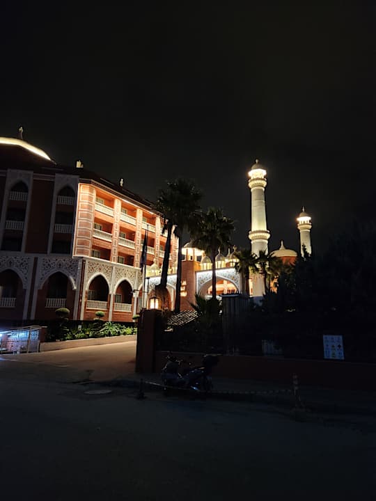 Außenansicht Royal Taj Mahal Hotel