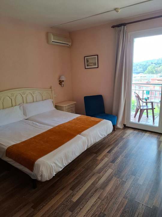 Zimmer Hotel Roger de Flor Seleqtta