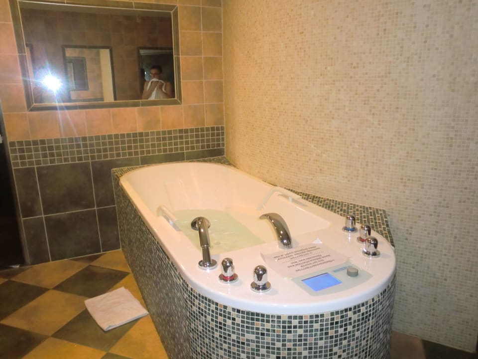 Massagewanne Wellness Hotel Windsor