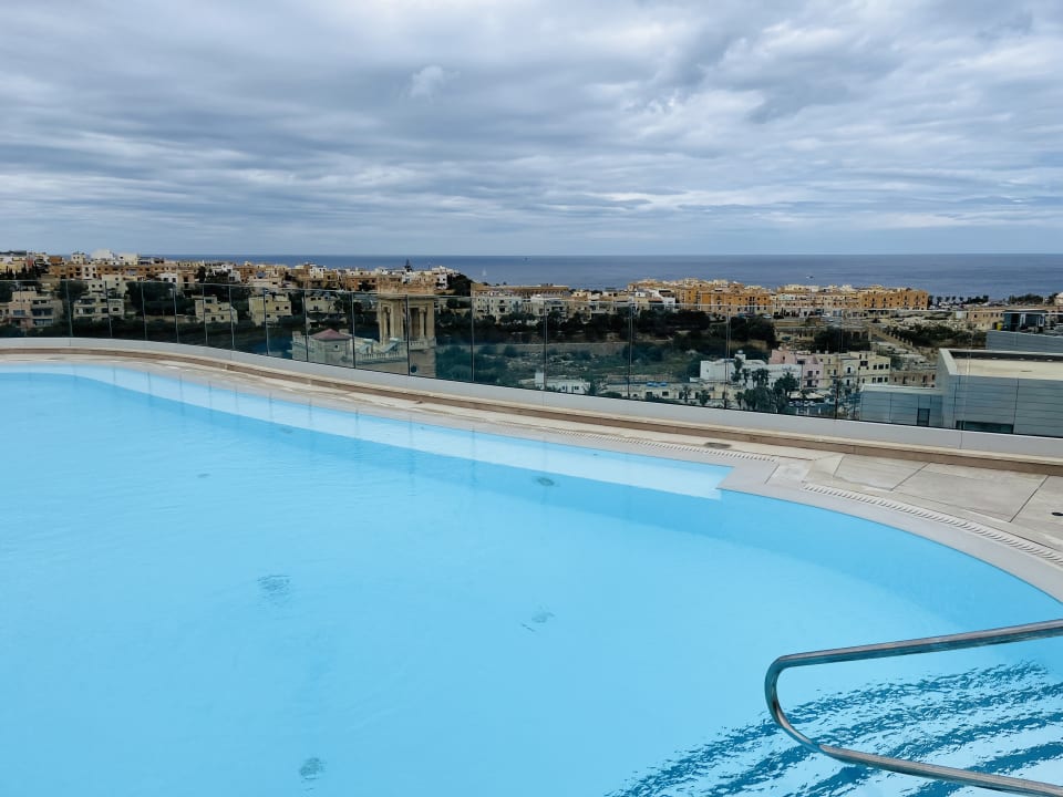 Pool Hyatt Regency Malta