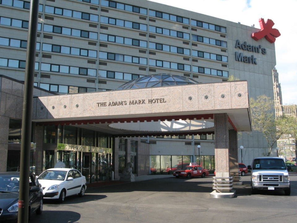 Vorderfront des Hotels Hotel Adam's Mark Buffalo
