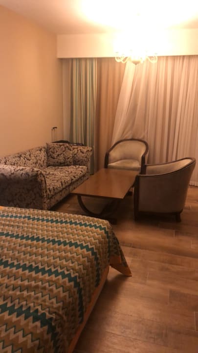 Zimmer Well Palace Side