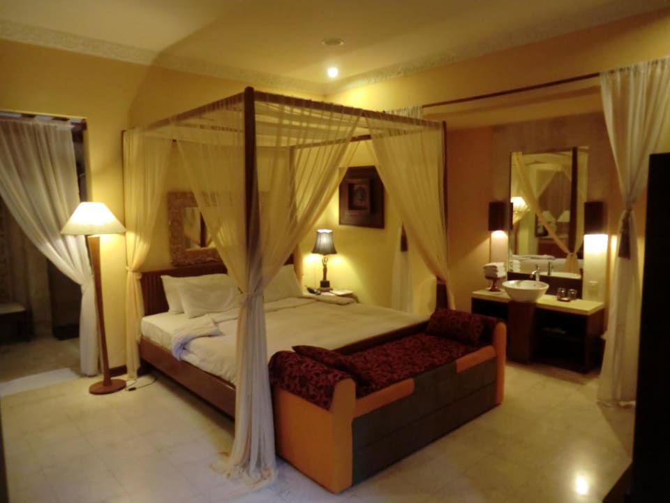 Tolles großes Bett The Mansion Resort Hotel & Spa